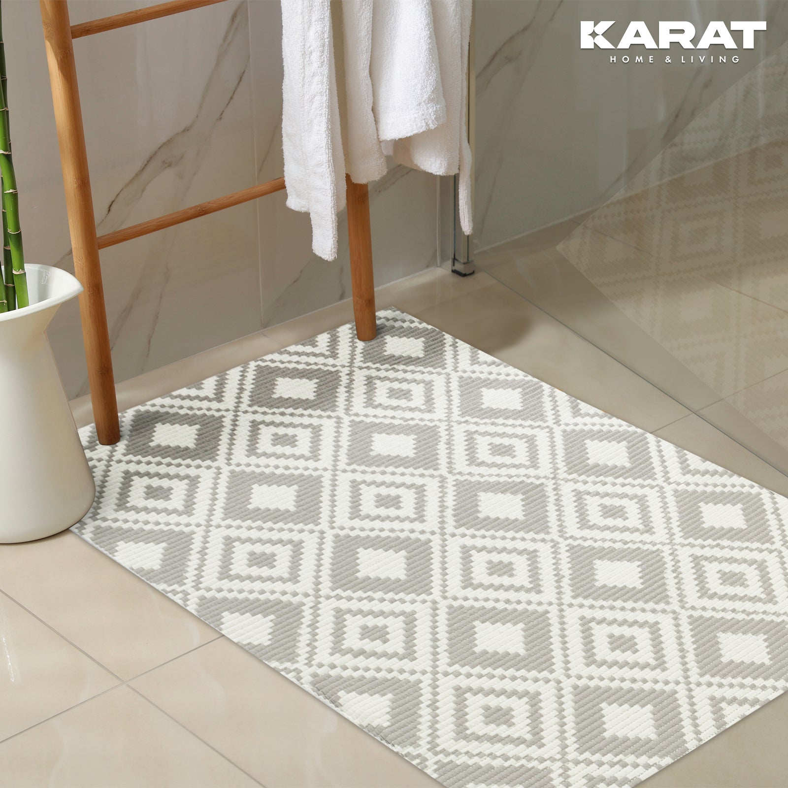 Customised soft foam bath mat | Reef | Water-repellent non-slip mat | Available in many designs